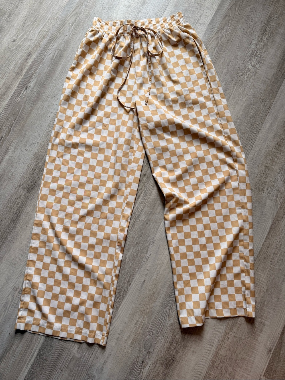 Women’s Wide Leg Checkerboard Drawstring Pants - Tan & White